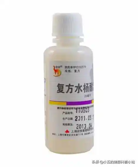 烯酸软膏,或用10%冰醋酸溶液浸泡或应用1%特比萘芬霜剂,咪康唑霜剂,外