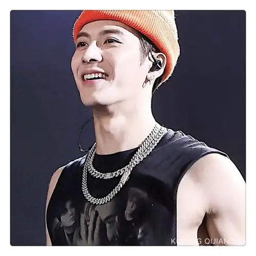 吴亦凡同款项链潮流男女街头嘻哈镶钻粗项链网红霸气满钻古巴链子