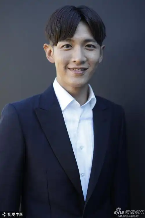 颜值全无?柯震东回应烂脸爆痘:大过敏