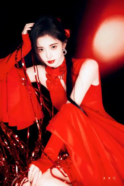 鞠婧祎国风红裙##鞠婧祎官宣加盟江苏卫视跨年