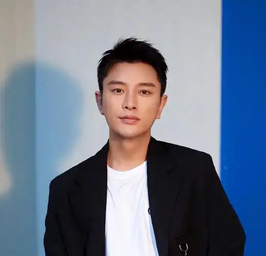 他通过自己的渠道得到可靠消息,贾乃亮最近正在和一名女星发展新恋情