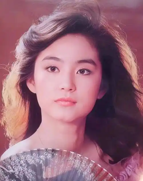 一代佳人林青霞:年轻时真是惊艳了时光,美得清丽脱俗