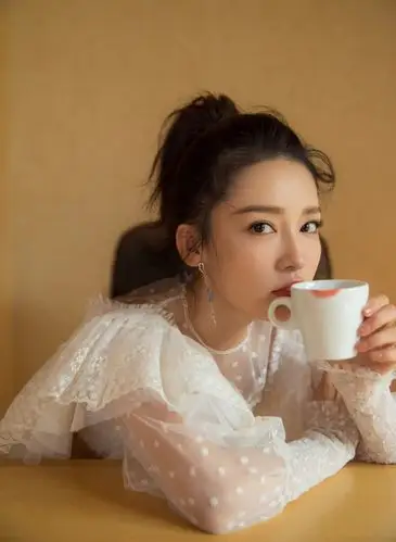 李沁仙气唯美和室写真图片