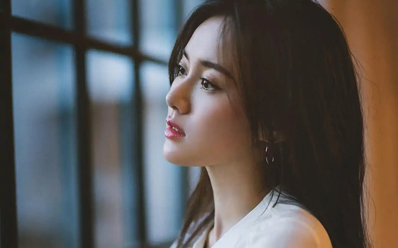 氧气美女江铠同优雅迷人写真图片桌面壁纸