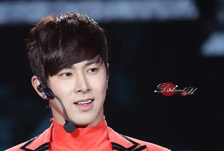 【dst独家】121222 允浩昌珉四川跨年演唱会