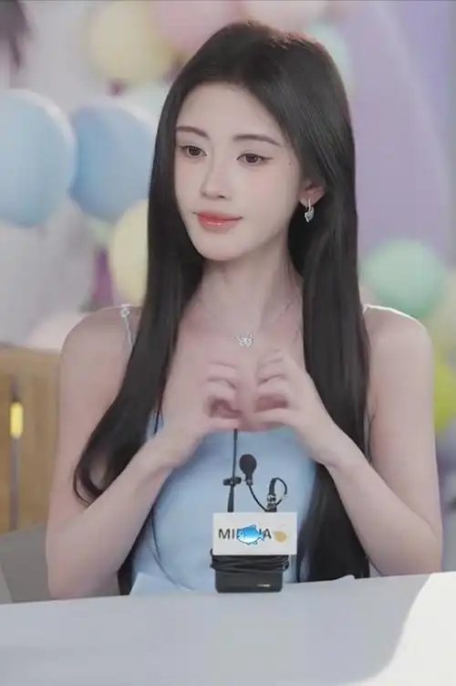 夜深了给还没睡的朋友们放点仙品~92    #鞠婧祎#·#鞠婧祎直播