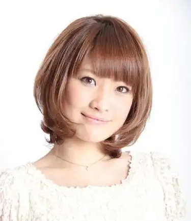 塌鼻子女生适合的刘海短发,短发图片,发型图片