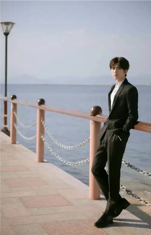 蔡徐坤##蔡徐坤ins