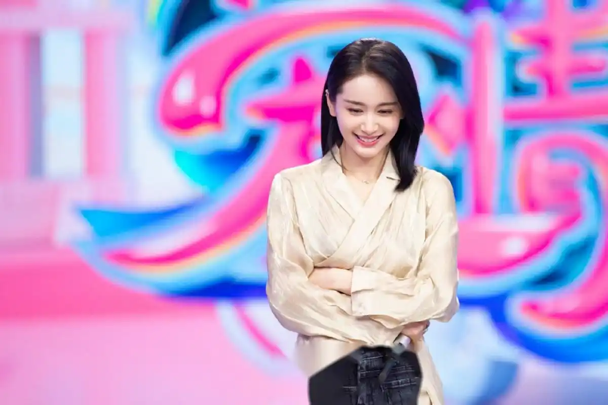 快乐大本营#王子文快本上形象大转变,笑容甜美,游戏环节可塑性很强