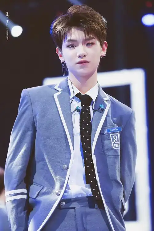 黄明昊justin 贾富贵 图cr水印