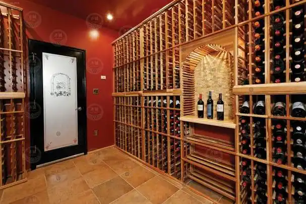 当你踏进一座豪宅的地下室,你会看到或大或小的酒窖.