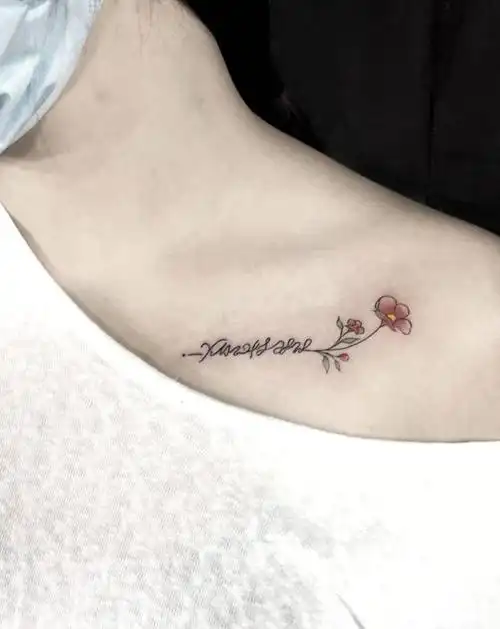 小清新纹身图片_胸部水彩纹身图案