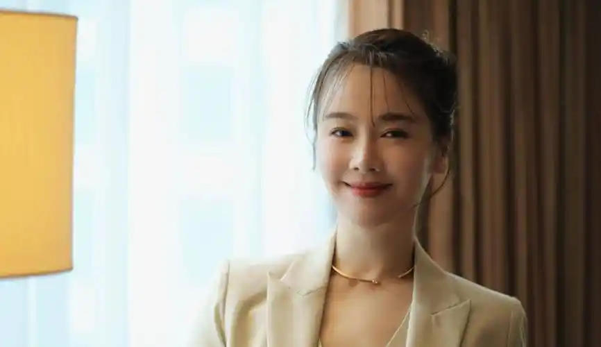 曾是孙红雷女友,与陈道明,段奕宏传绯闻,后却嫁大20岁圈外富豪_左小青