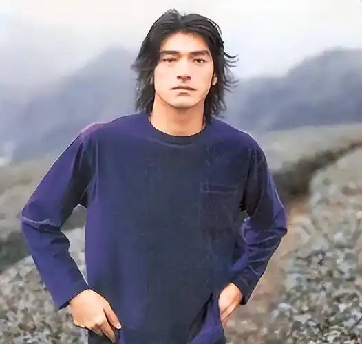 长发的5位"港风男神",谢霆锋郑伊健痞帅,却输给了他_古天乐_金城武