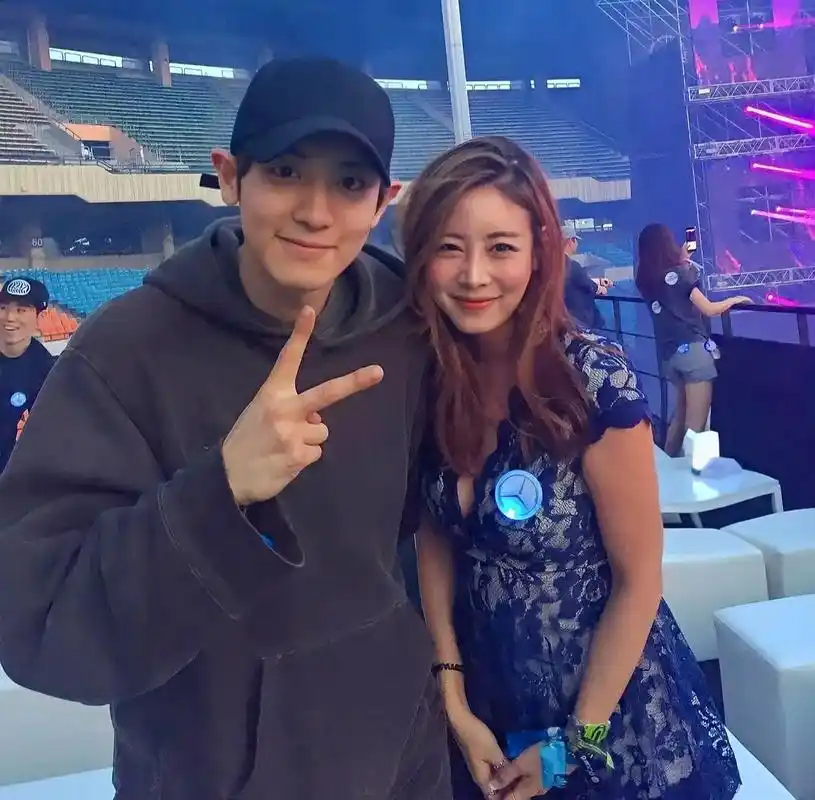 朴灿烈 救命 我也想和帅西西合照 0104 - 抖音