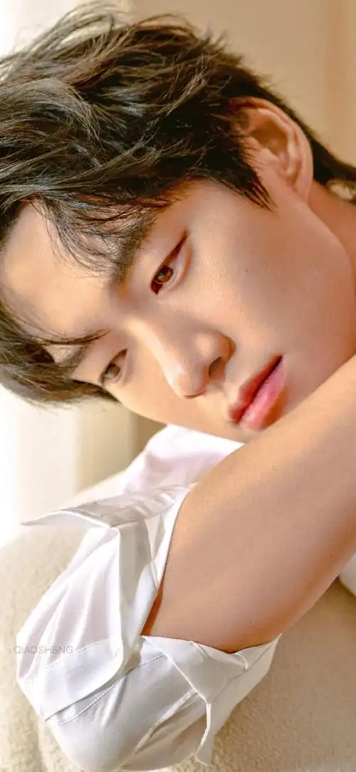 魏大勋落入云朵般的梦境里##魏大勋版若月亮没来好治愈##超话创作