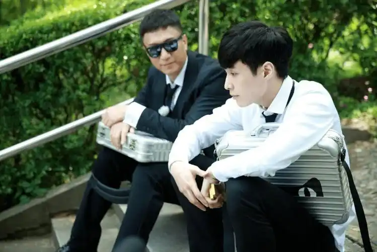 当张艺兴入职国家话剧院_中国_身份_角色