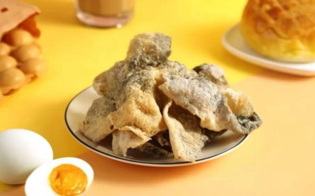 香港特色小吃炸鱼皮,简单的鱼皮到底能有多好吃?