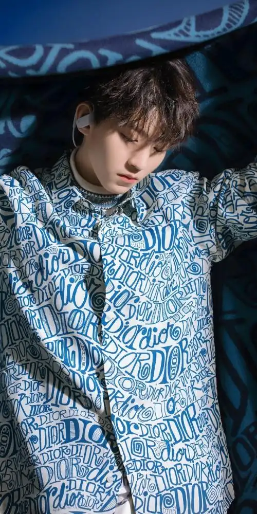 手机壁纸丨王俊凯最帅的照片壁纸