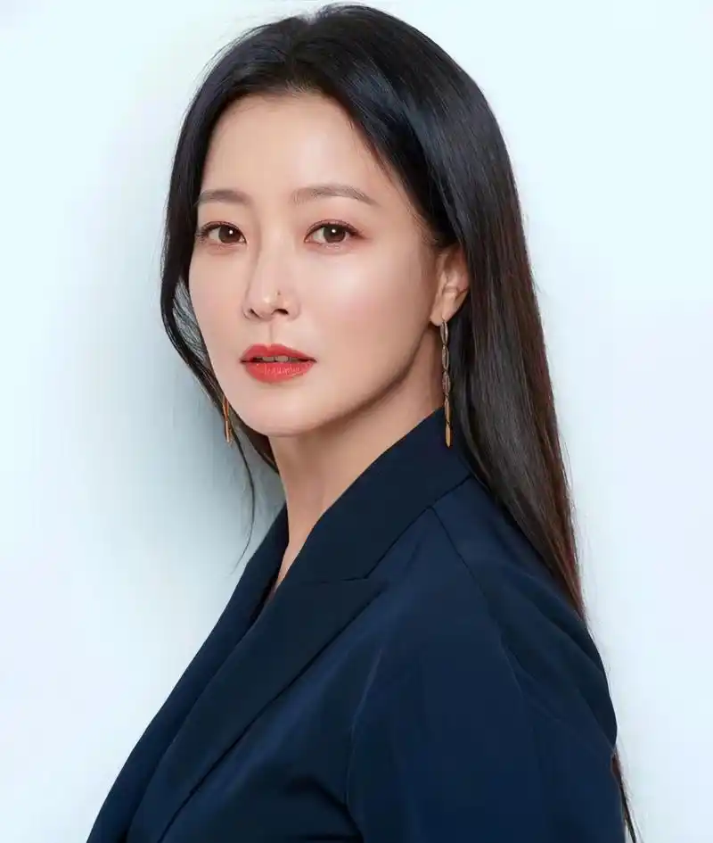 岁月不败美人 曾经的一代女神金喜善 不惑之年颜值依旧在线 #金喜善