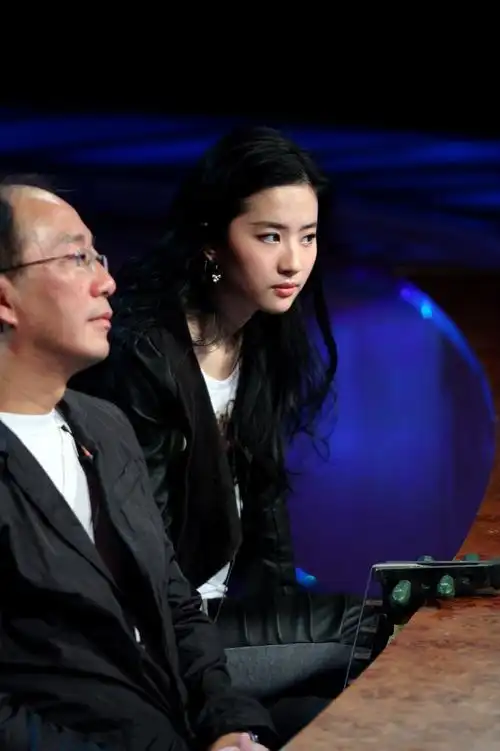 考古刘亦菲,以前的照片给我一种很强的时代感(多图预警)