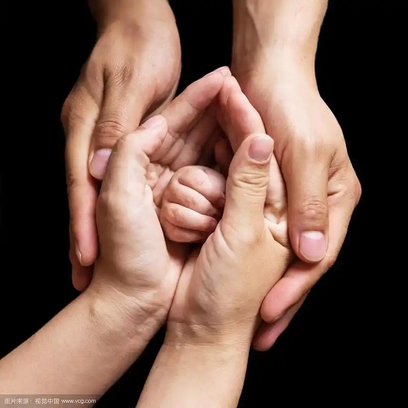 一家三口手掌特写