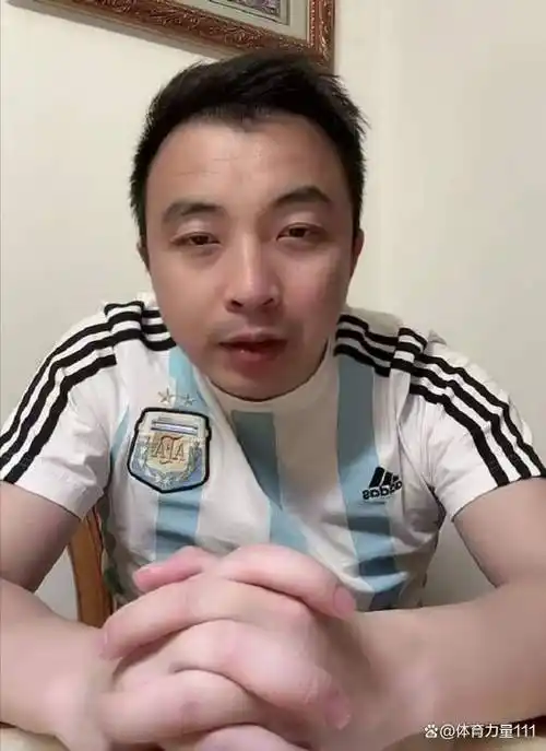 对于奥斯卡的入籍问题,评论员袁佳认为,奥斯卡入籍刻不容缓,越快越好.