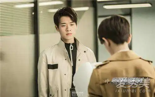 据悉,电视剧《青春警事》的主题曲叫做《超级记忆》,由歌手黄汐源演唱