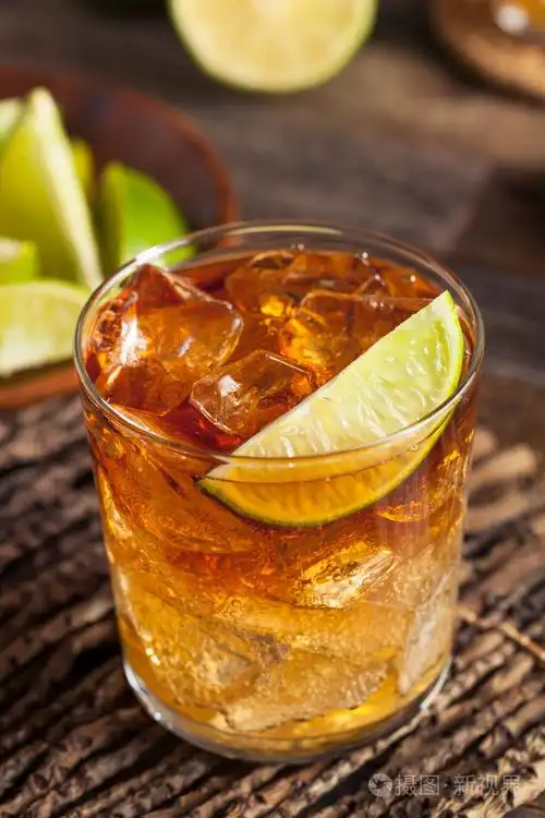 黑暗和风暴的朗姆酒鸡尾酒