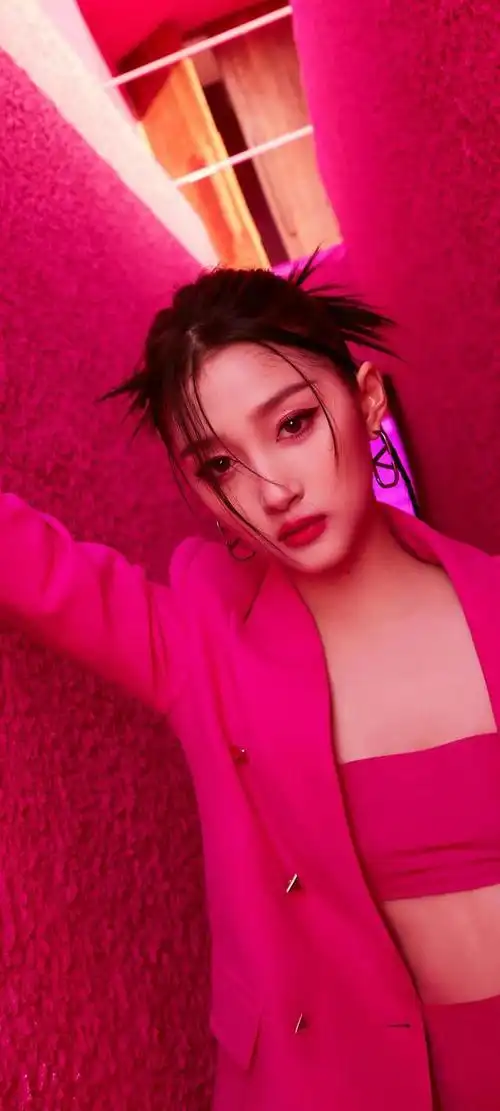 壁纸分享,关晓彤,真正的粉红女郎