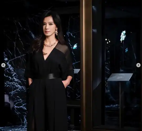 林熙蕾(47岁林熙蕾晒性感泳装照)-美食百科-厨宝网