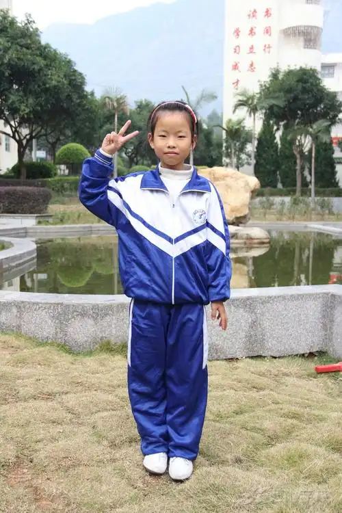 福建西山学校小学部2013年冬三2班挂历照3