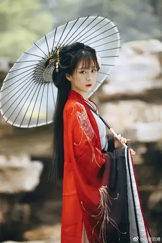 ="iijjxmz">1 /sup>2016年3月19日,发布了自己的个人原创古风音乐专辑