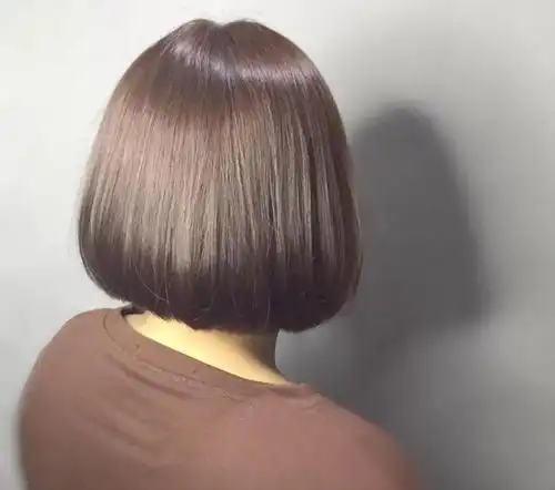 今年流行"圆弧短发",绝对的瘦脸利器!_发型