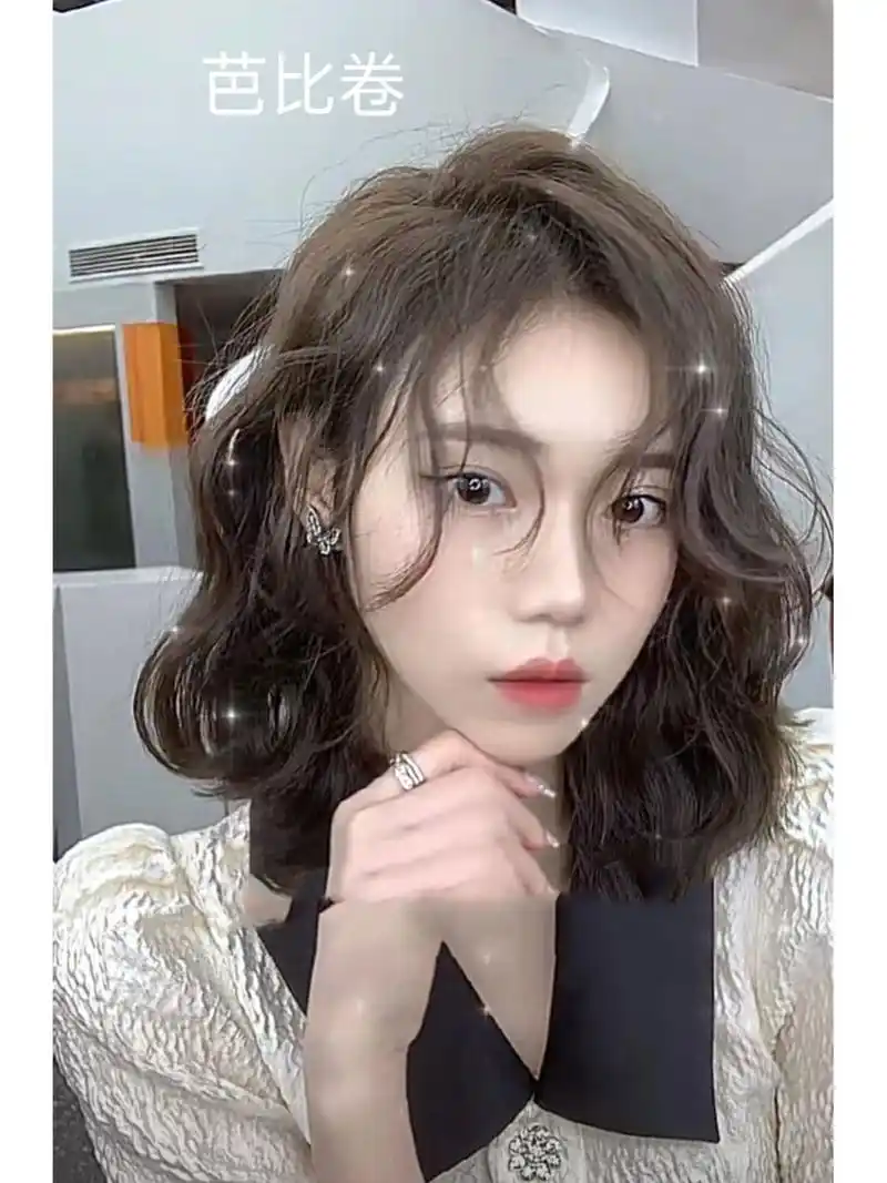 细软蓬松短发烫发1减龄瘦脸发型