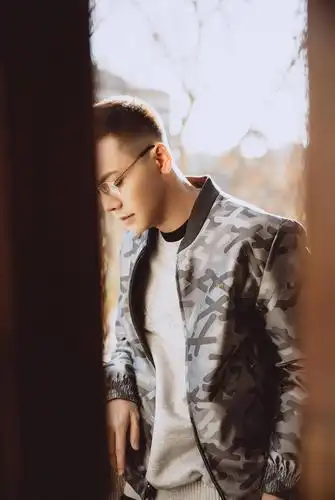 陈伟霆作为杰尼亚全球代言人去米兰男装周了,他穿杰尼亚很好看啊