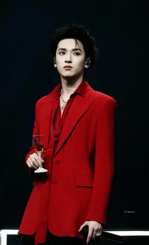 严浩翔叁重楼暨出道四周年演唱会##严浩翔 舞台风暴##严老师我需要手