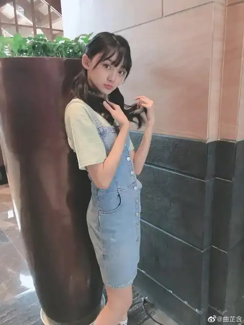 05后青春美少女曲芷含