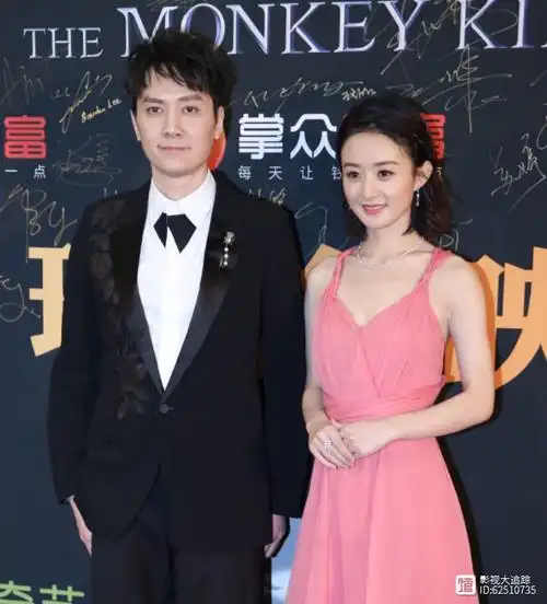 冯绍峰现身亲子运动会,5岁想想拿到金牌开心展示,模样像极妈妈