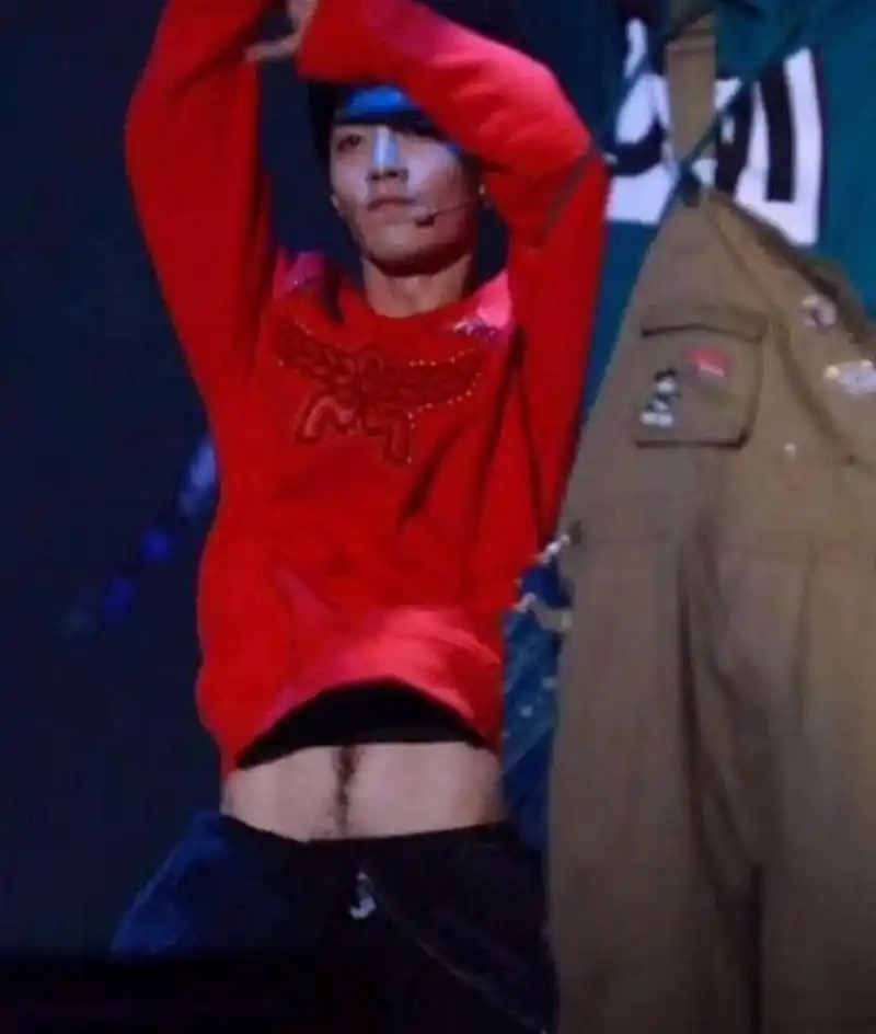 肖战作为艺人都不做一下毛发管理吗?他这个毛看起来真的很脏.