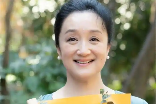 老戏骨杨昆靠2500块退休金维持生活如今60岁无儿无女很后悔