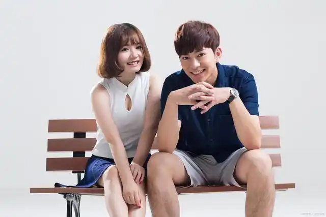 男人想和女人产生感情,不要卑微地讨好,尝试用三种方法接近女人