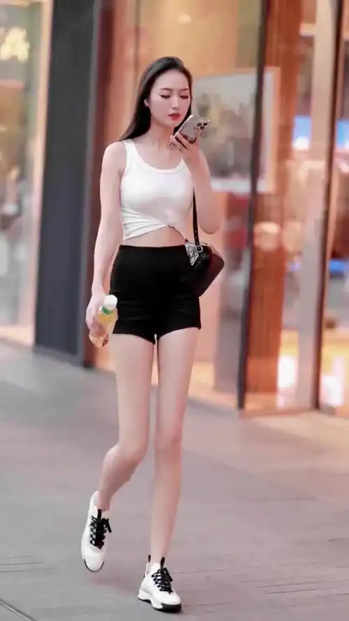 街拍一段爱情分离了就散了