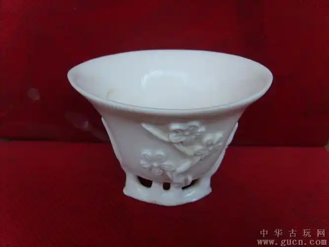 清代德化窑猪油白梅花杯(完整品)