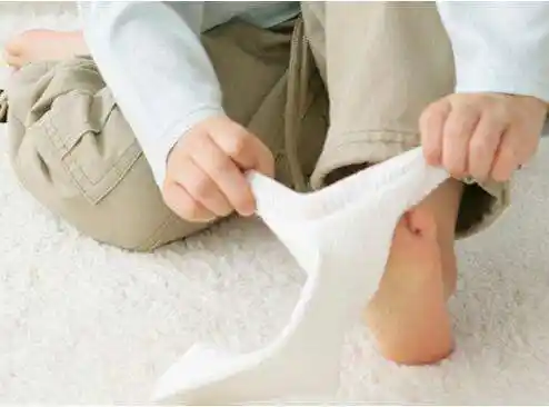 3岁小孩比爸爸脚更臭!只能用这治疗了