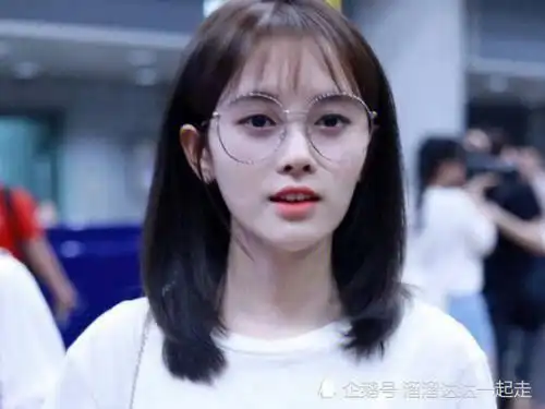 鞠婧祎带眼镜的照片
