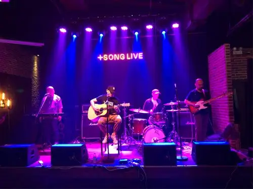 来福livehouse4月20演出乐队照片