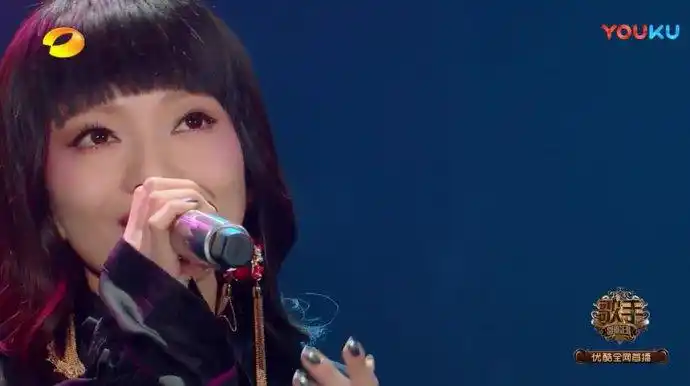 《歌手》的中场战事:黑马张天淘汰,首发仅剩3人,歪果歌手凶猛