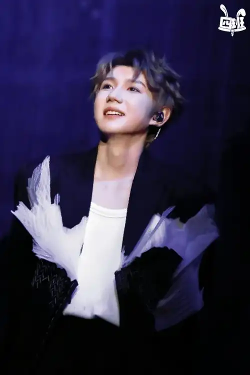 王源客厅狂欢巡演