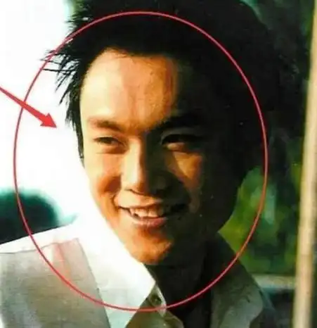 秦昊现在可是名声大噪,身价飙升,走个红毯都自带光芒.